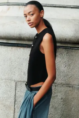 Gilet sans manches croisé en maille fine - Noir — photo 2