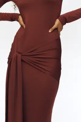 Robe en jersey avec détail à nouer - Brun rouille — photo 1