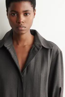 ROBE-CHEMISE COURTE DEMI-PLISSÉE EN LAINE - GRIS FONCÉ — photo 3