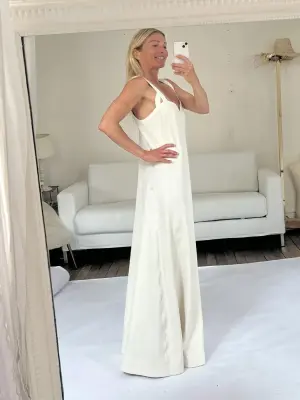 Robe longue décolleté coeur à large bretelle en coton blanc crème Prix boutique 2200€ Taille 40 — photo 3