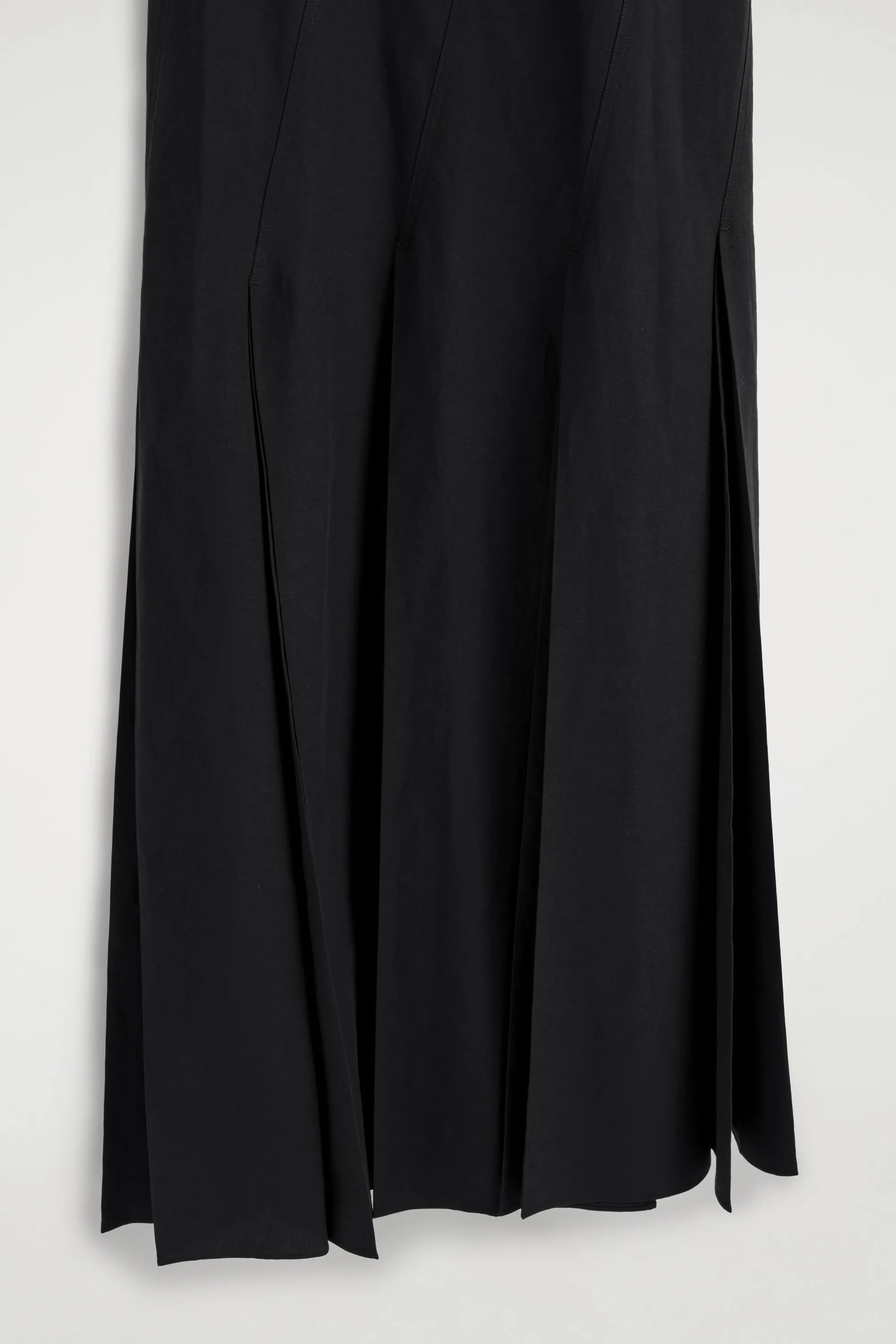 ROBE LONGUE À PLIS EN COTON ET LIN - NOIR