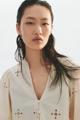 Blouse en coton avec broderie anglaise - Beige clair — photo 2