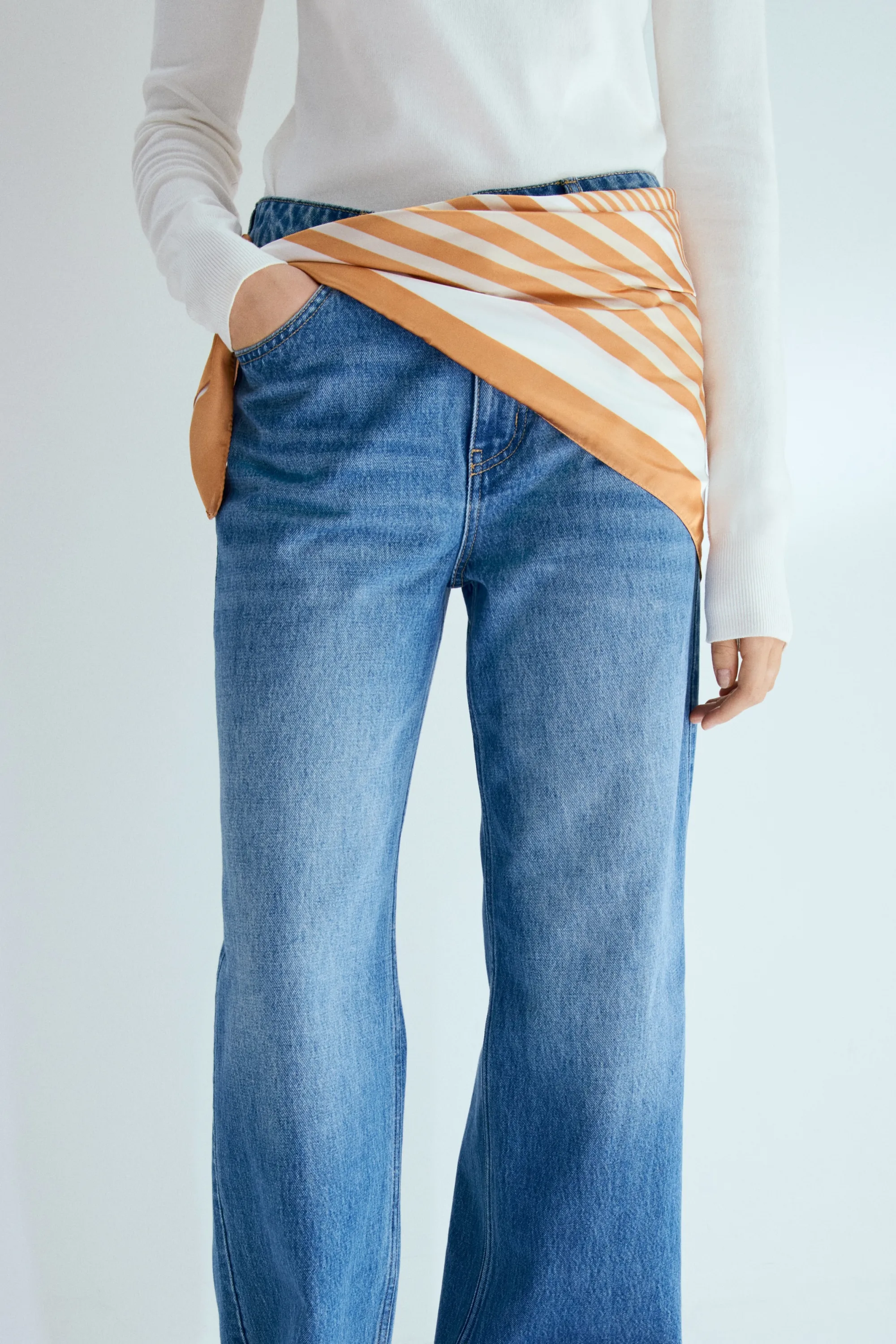 Straight High Waist Jeans avec foulard - Bleu denim/orange