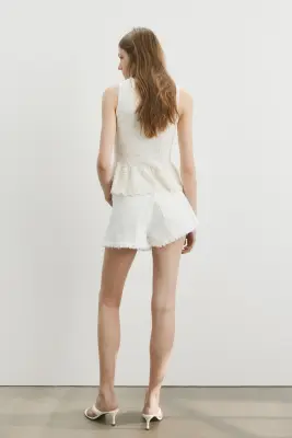 Short frangé en denim - Crème — photo 3