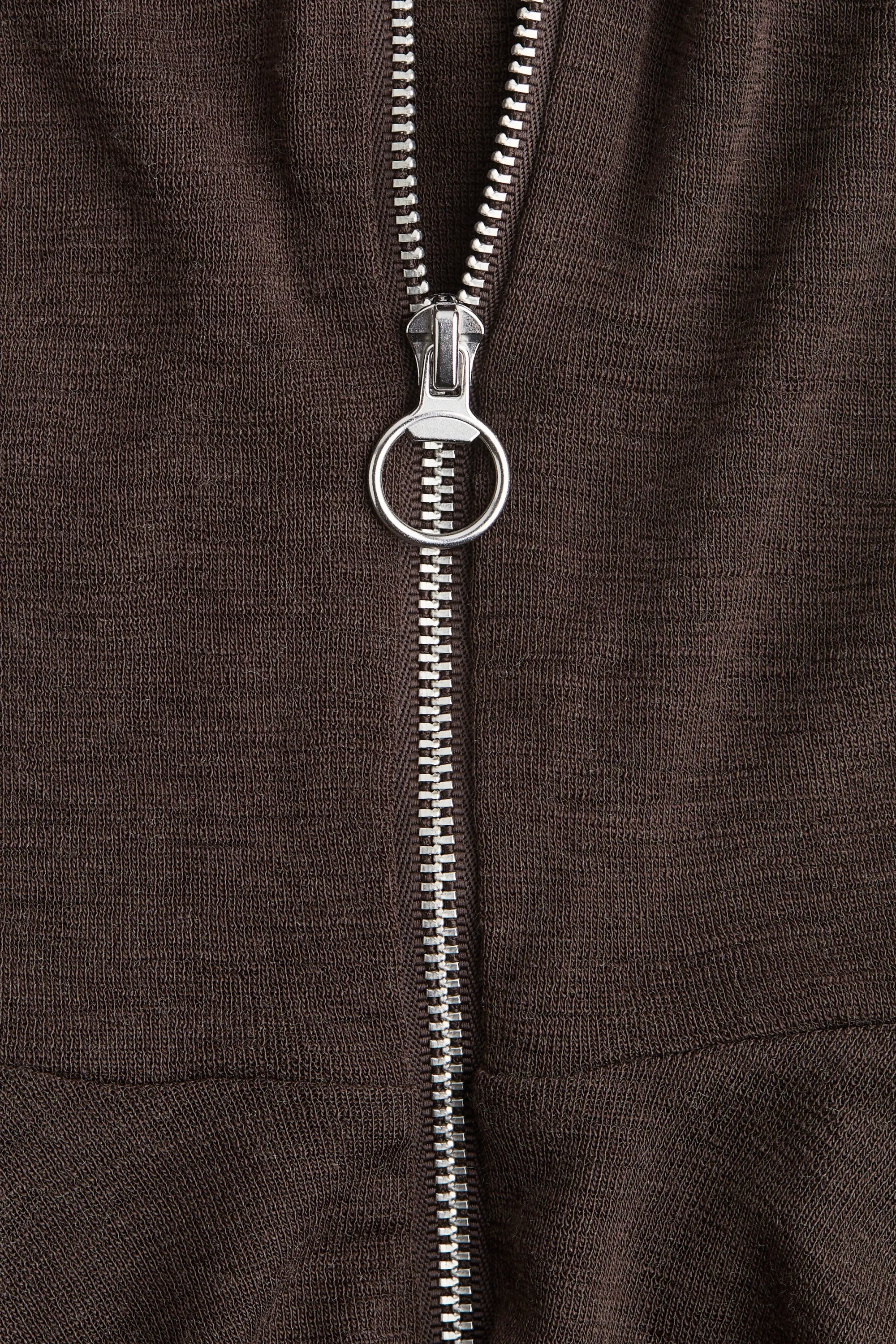 Top à col zippé en laine - Marron foncé