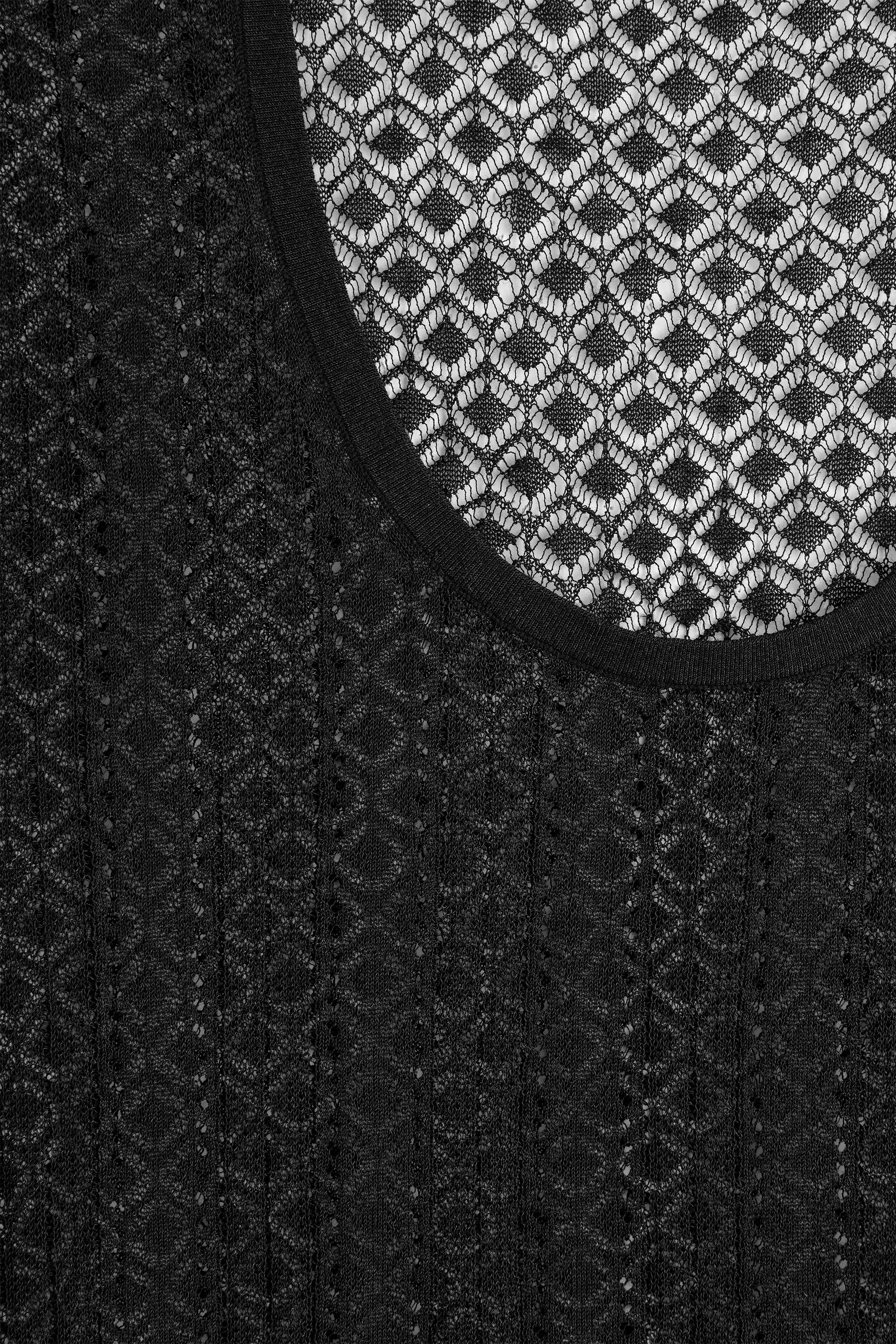 T-SHIRT EN DENTELLE DE MAILLE DIAMANT - NOIR