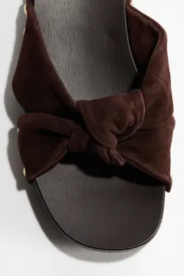 Sandales en cuir velours - Marron foncé — photo 2