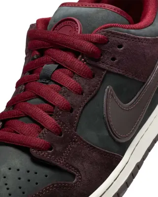 x Riot Skateshop Dunk Low — photo 4