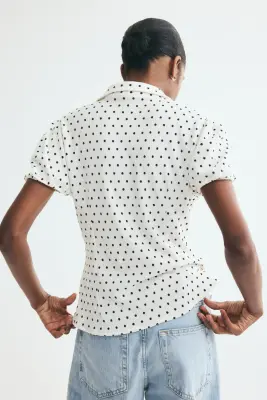 Top à boutons avec manches bouffantes - Blanc/pois — photo 3