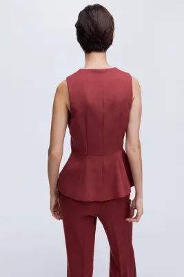 Gilet sans manches avec basque - Rouge foncé — photo 2