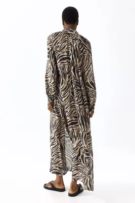 Robe oversize avec ceinture à nouer - Noir/imprimé zèbre — photo 3