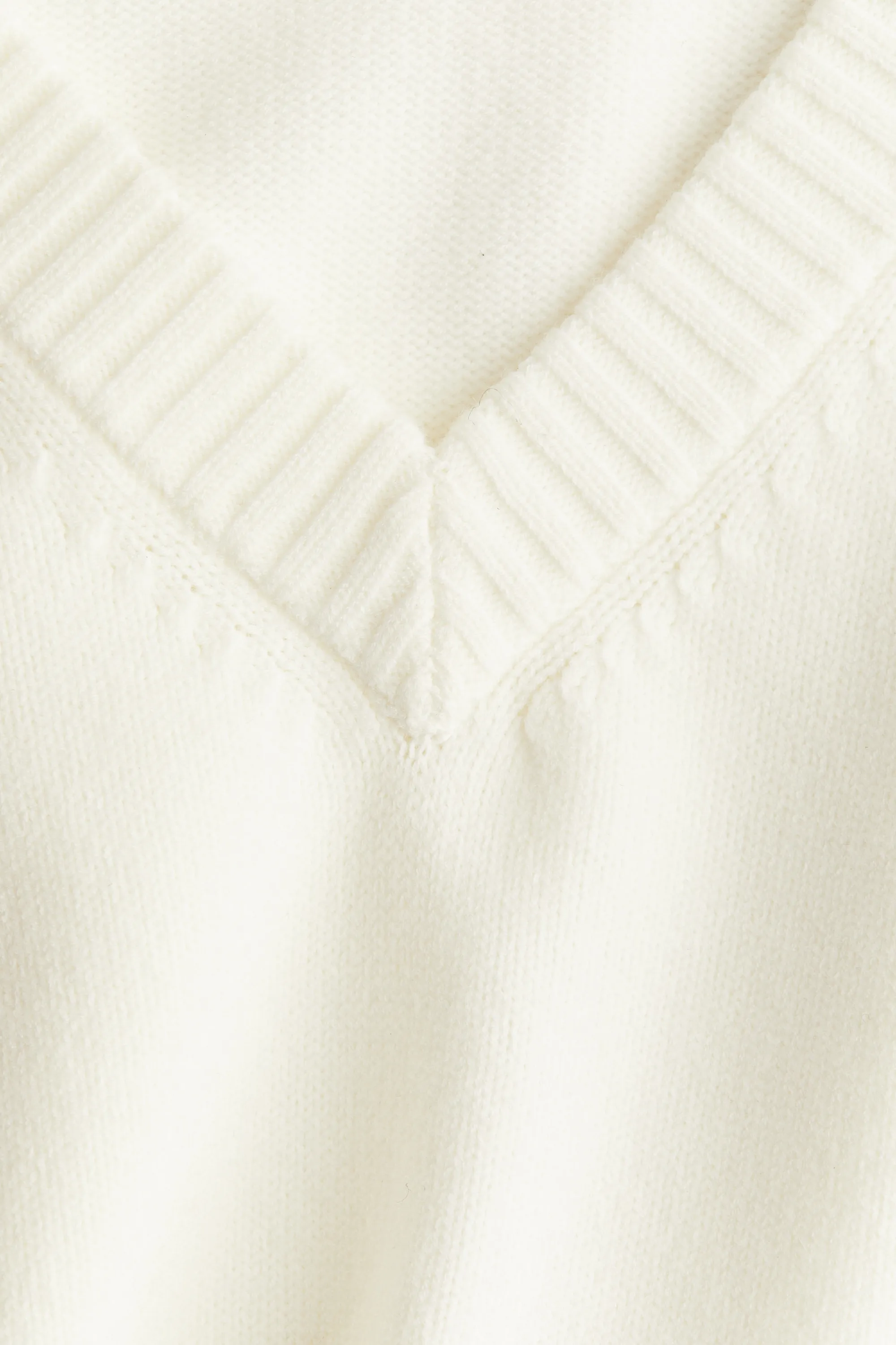 Robe en maille avec encolure en V - Blanc
