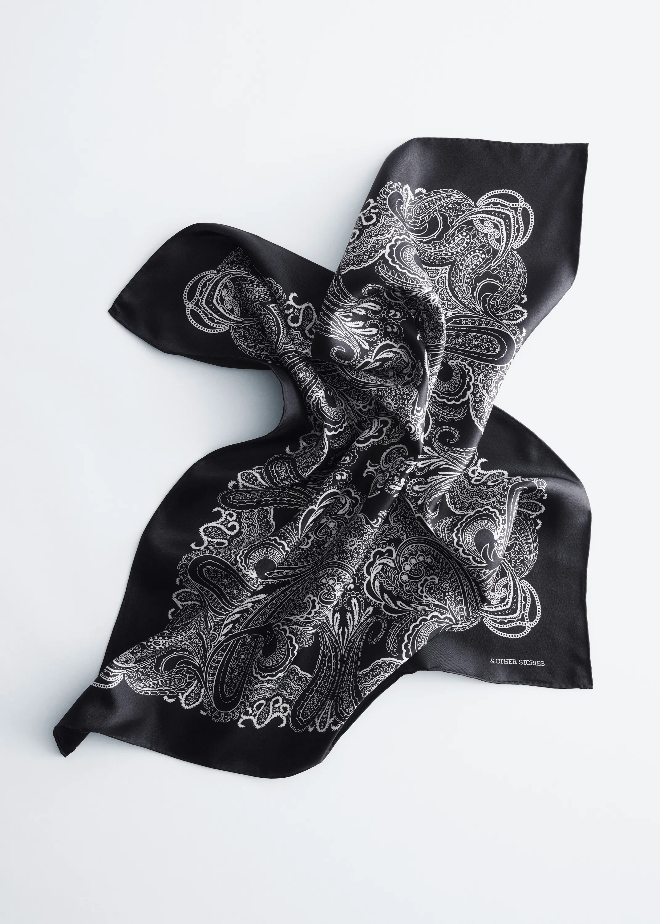 Foulard en soie à motif cachemire - Noir/Cachemire blanc