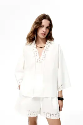 Short en coton avec broderie anglaise - Blanc — photo 1