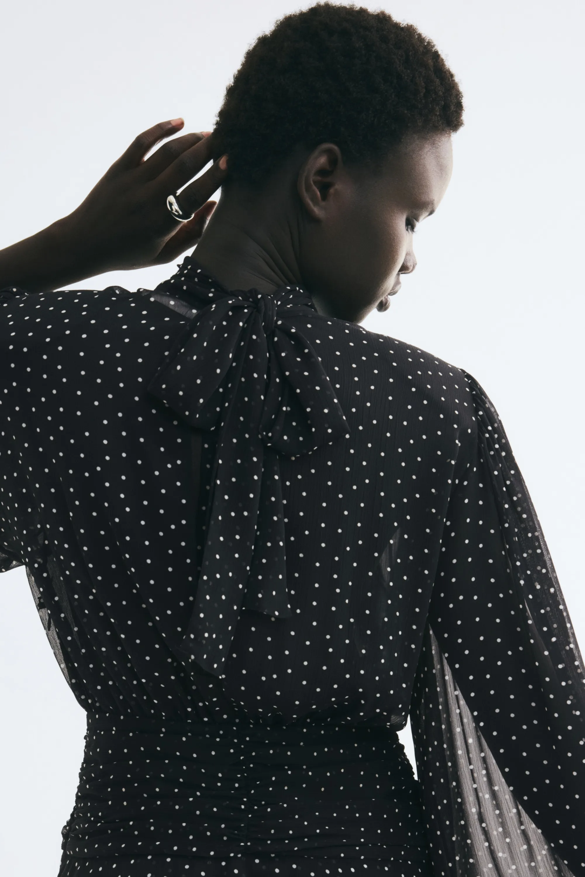 Robe cintrée en mousseline - Noir/pois