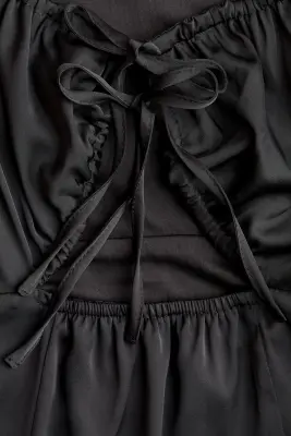Robe en satin à manches bouffantes - Noir — photo 1