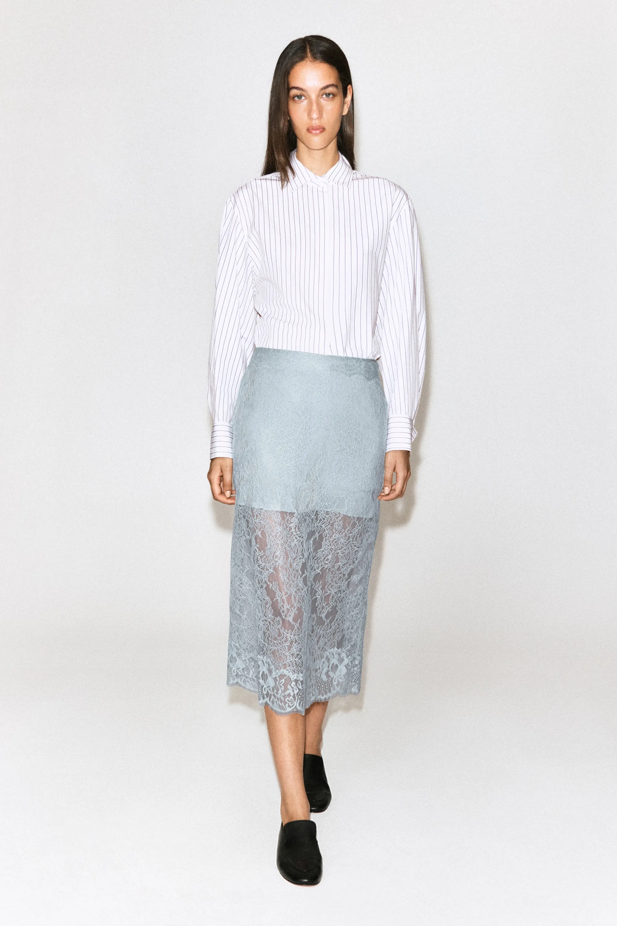 JUPE MIDI EN DENTELLE - BLEU CIEL