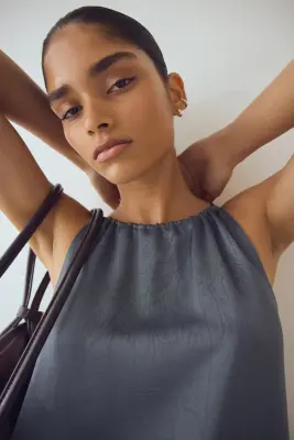 Top froissé en satin - Gris foncé — photo 2