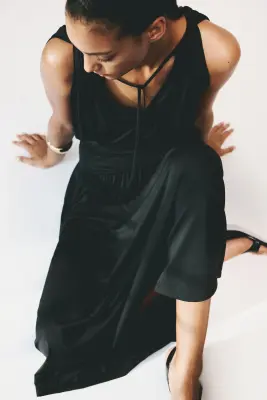 Robe en jersey avec cape - Noir — photo 2