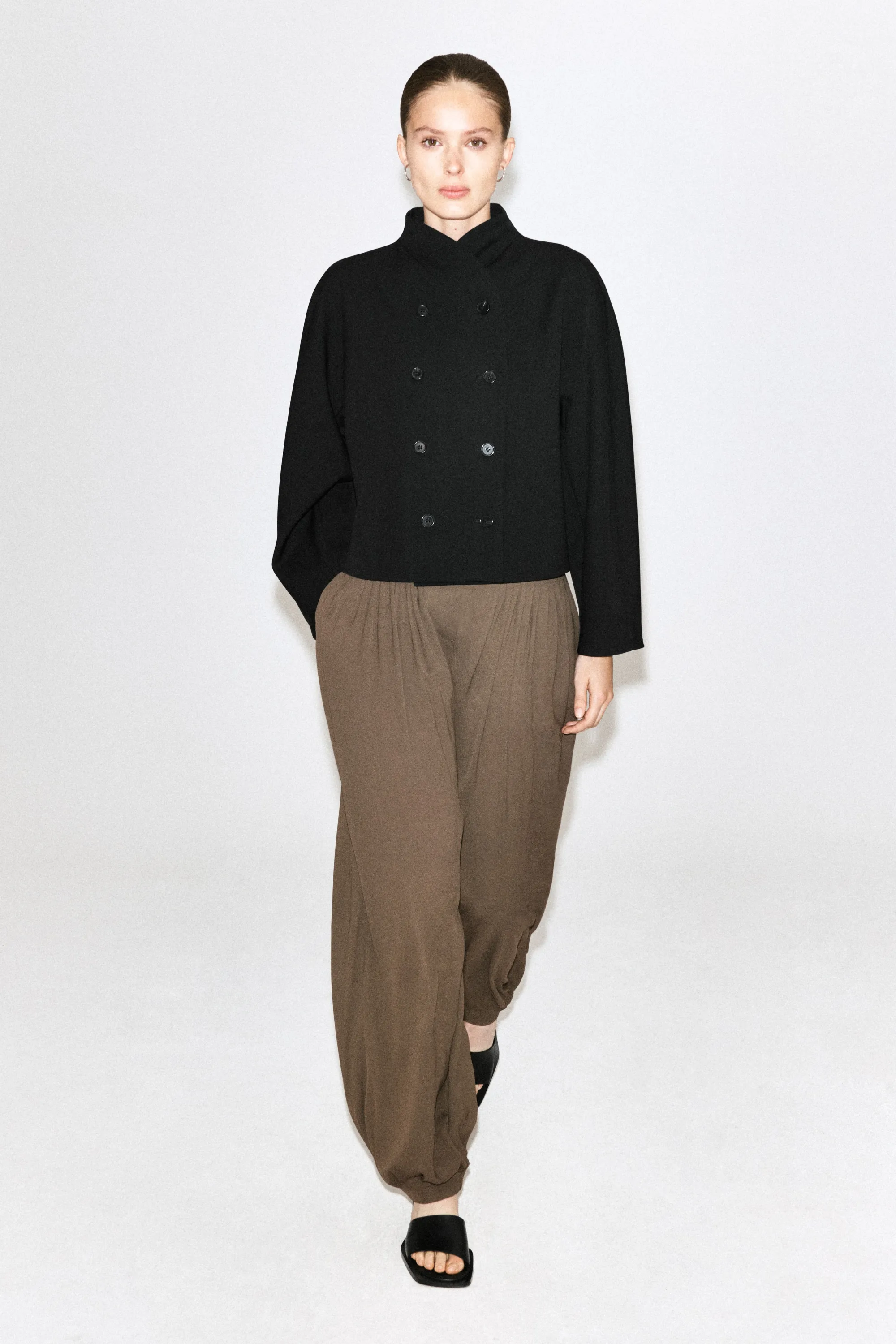 PANTALON BALLON À PLIS EN CRÊPE - BEIGE FONCÉ