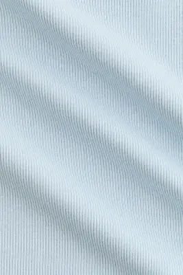 T-shirt côtelé avec encolure dégagée - Bleu clair — photo 2