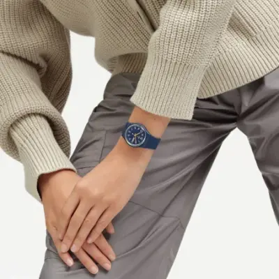 Montre Swatch Essentials SO28I700 - TRENDY LINES AT NIGHT — photo 4