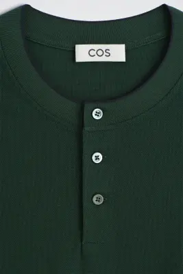 TOP HENLEY EN COTON PIQUÉ À BORDURES CONTRASTÉES - VERT FORÊT — photo 5