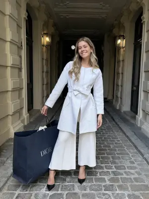 Manteau veste ceinturé en coton blanc Prix boutique 2000€ Taille 36 — photo 2
