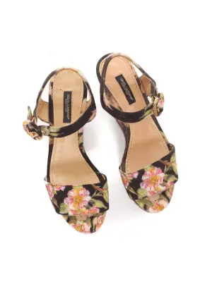 Sandales compensées et plateforme fleuri noir, rose et vert Prix boutique 575€ Taille 36 — photo 5