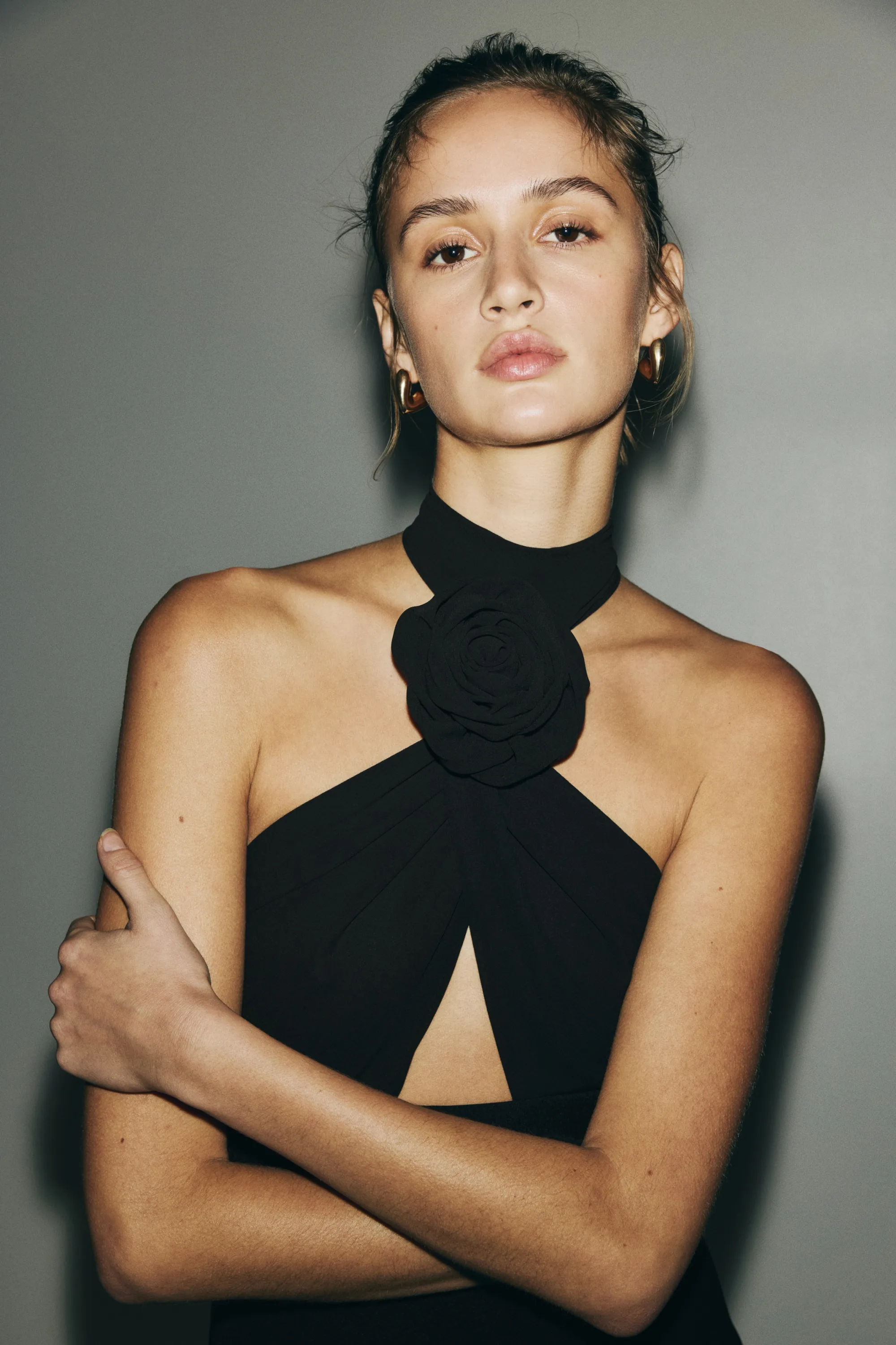 Robe dos nu avec rose appliquée - Noir