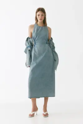 Robe maxi avec dos ouvert - Bleu denim clair — photo 2