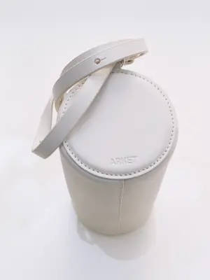Sac à bandoulière cylindrique en cuir - Blanc cassé — photo 3