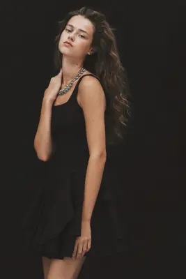 Robe avec jupe à étages - Noir — photo 5