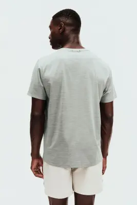 T-shirt de sport en mesh DryMove™ - Vert matcha — photo 3