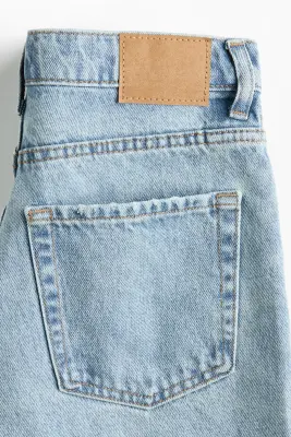 Short en denim avec bords à cru - Bleu denim clair — photo 3