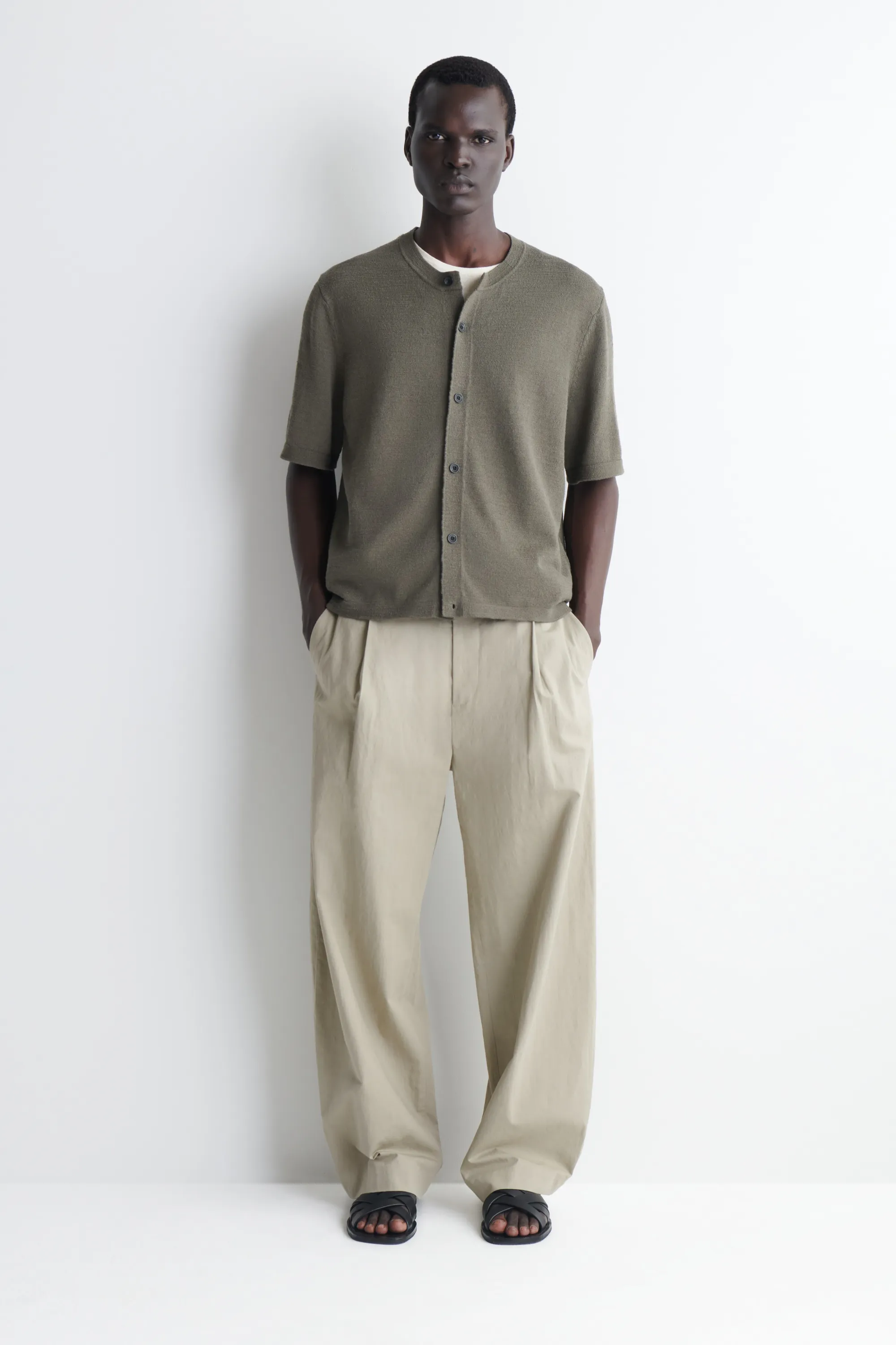 CARDIGAN À MANCHES COURTES EN MAILLE BOUCLÉE - KAKI CHINÉ