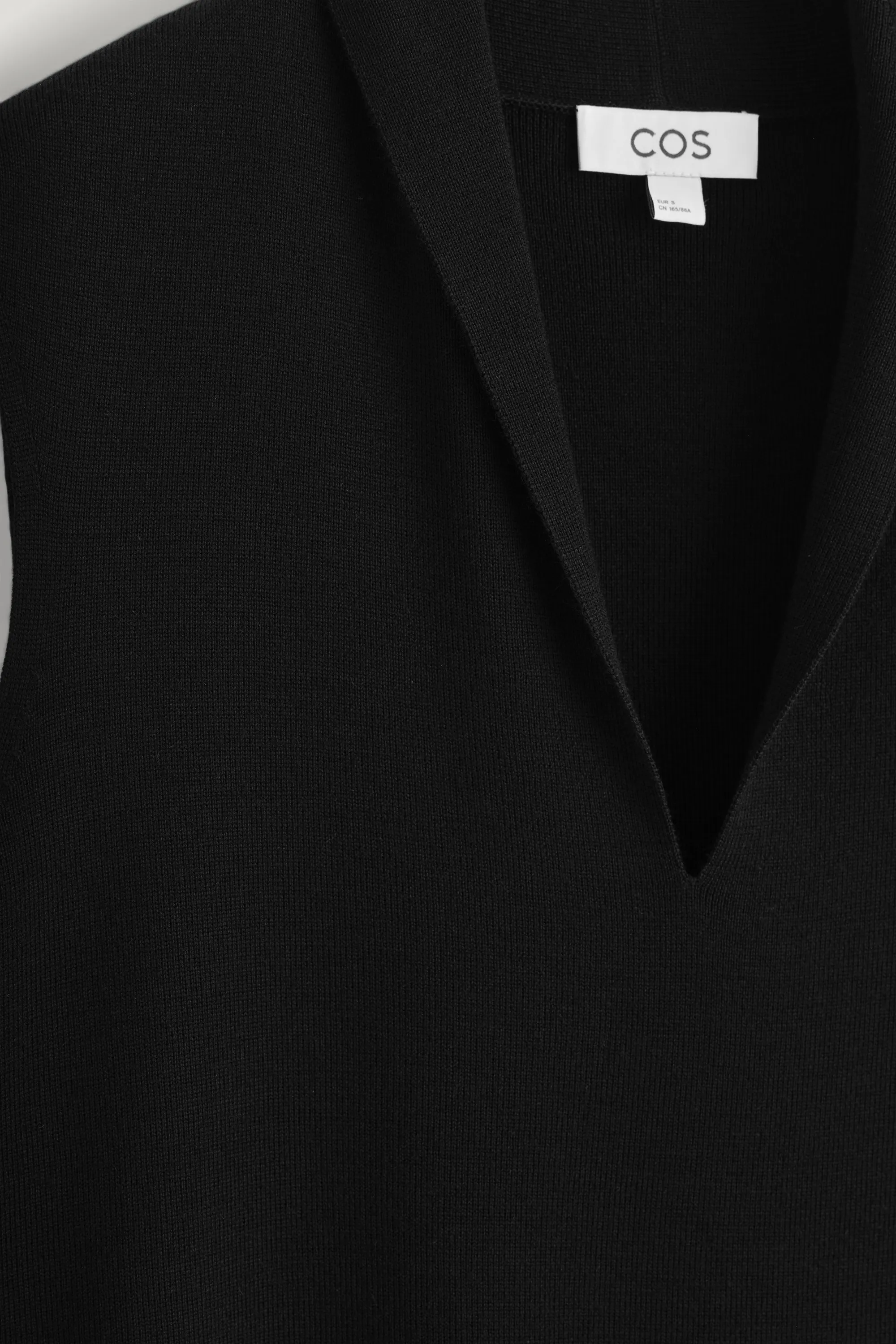 ROBE À COL DRAPÉ EN LAINE MÉRINOS - NOIR