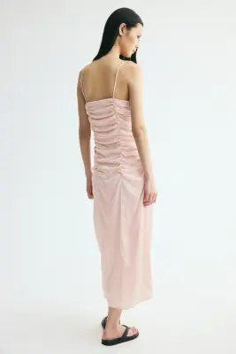 Robe en satin avec cordon de serrage - Rose poudré — photo 2