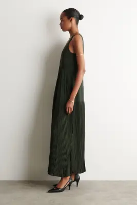 ROBE LONGUE PLISSÉE ET FRONCÉE À COL EN V - VERT FONCÉ — photo 1