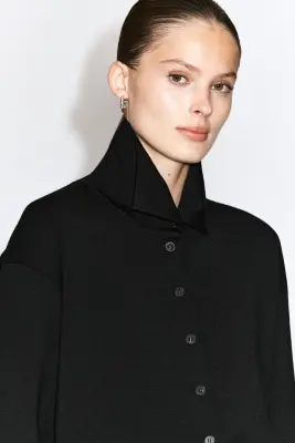 CARDIGAN À COL CHEMINÉE EN LAINE MÉRINOS - NOIR — photo 4
