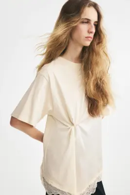 Top avec détail torsadé et dentelle - Crème — photo 2