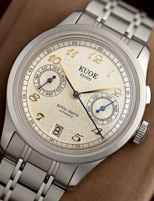 KUOE ROYAL SMITH 90-010 IVORY X GRAINY FINISH DIAL / MIXED-LINK BRACELET / EXHIBITION CASEBACK — photo 2
