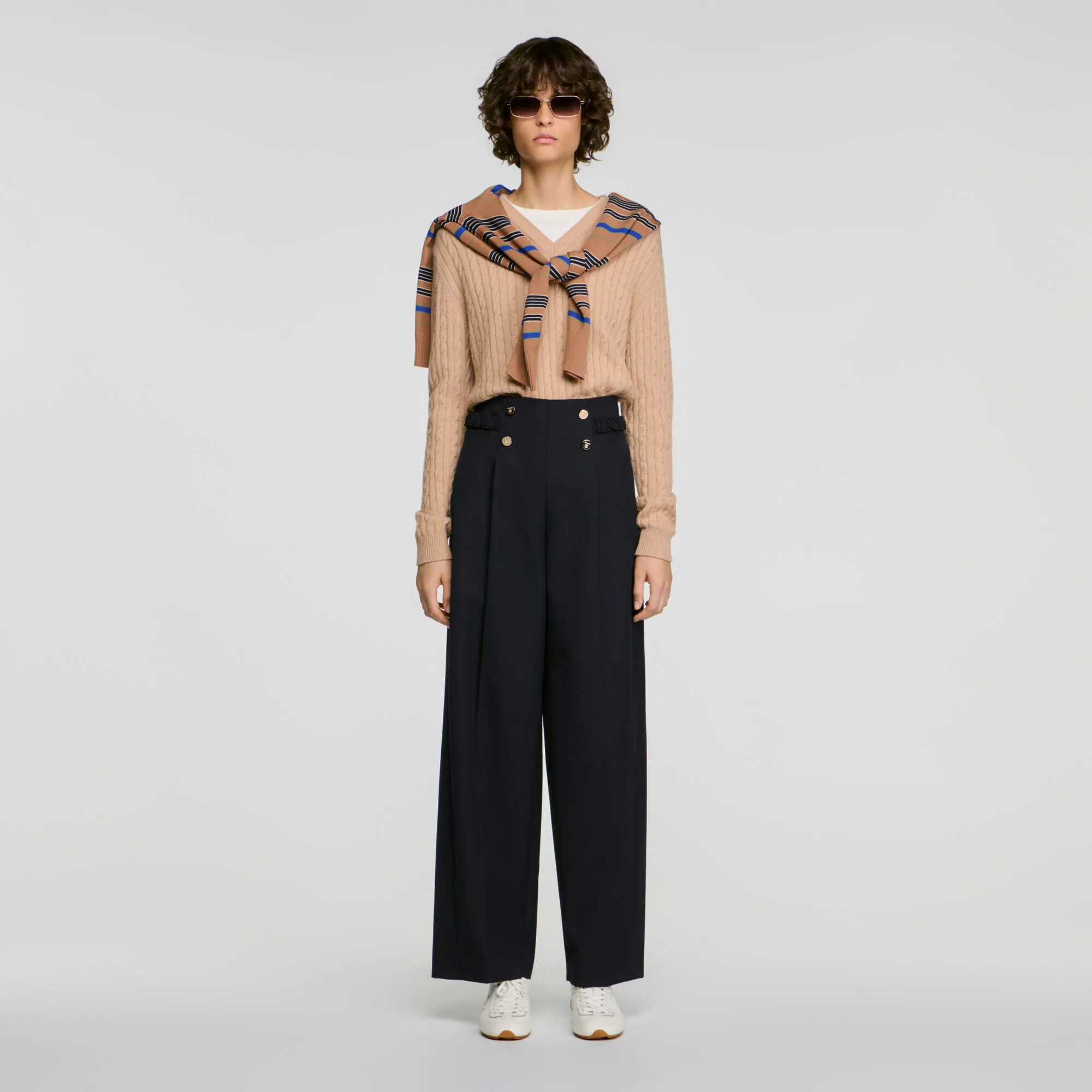 Pantalon large à boutons en laine