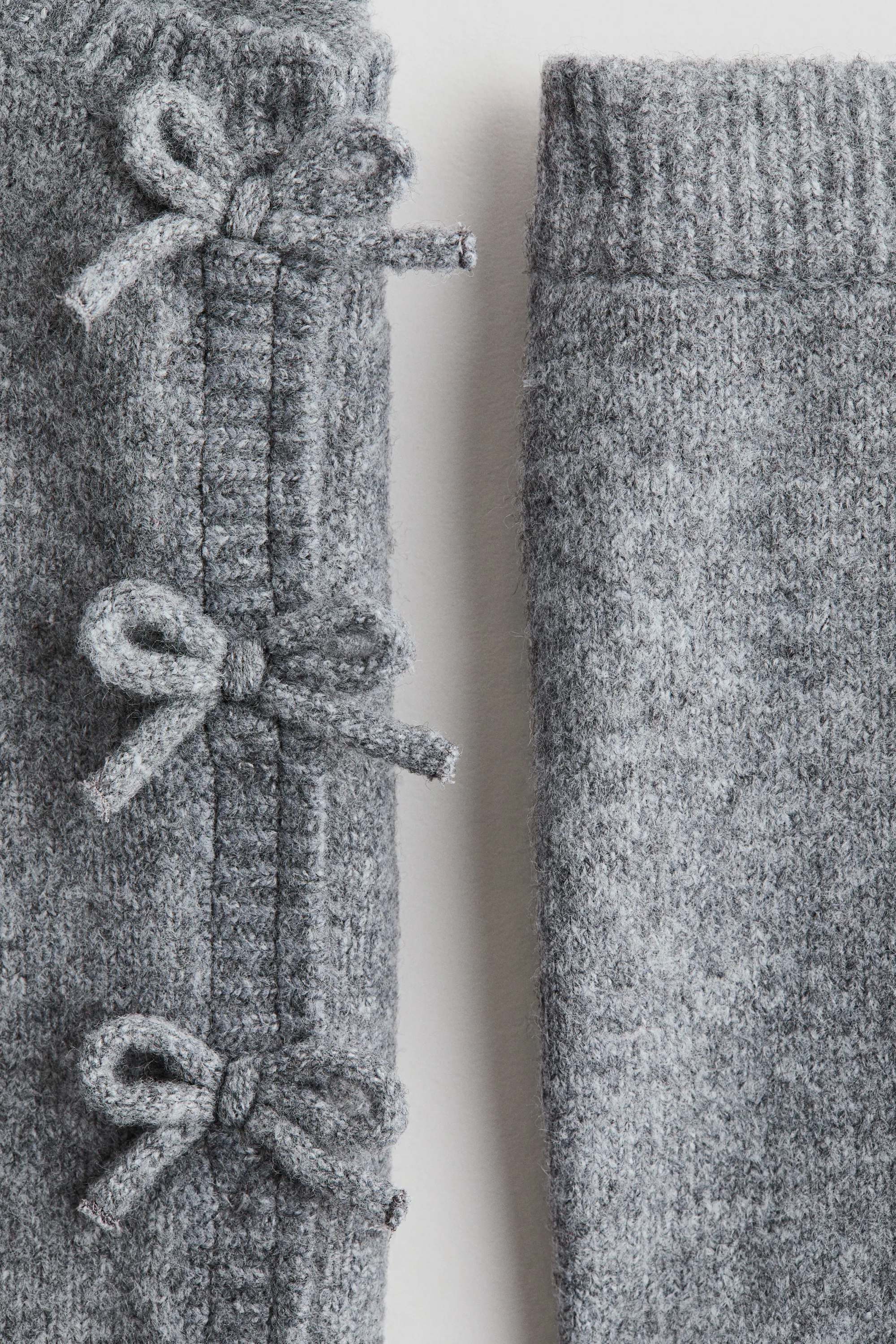 Ensemble 2 pièces en maille avec nœuds appliqués - Gris
