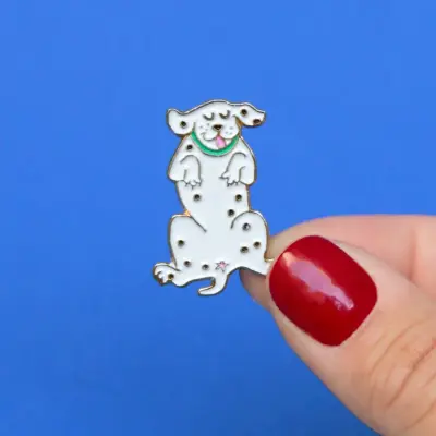Pin's Dalmatien Coucou Suzette — photo 1