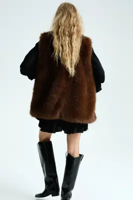Veste sans manches duveteuse - Marron foncé — photo 3