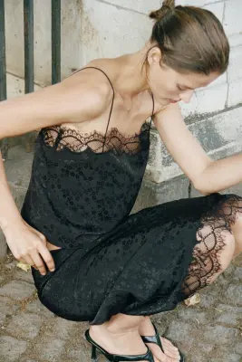 Jupe midi avec dentelle - Noir — photo 3