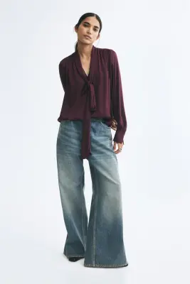 Blouse avec col cravate - Bordeaux — photo 1
