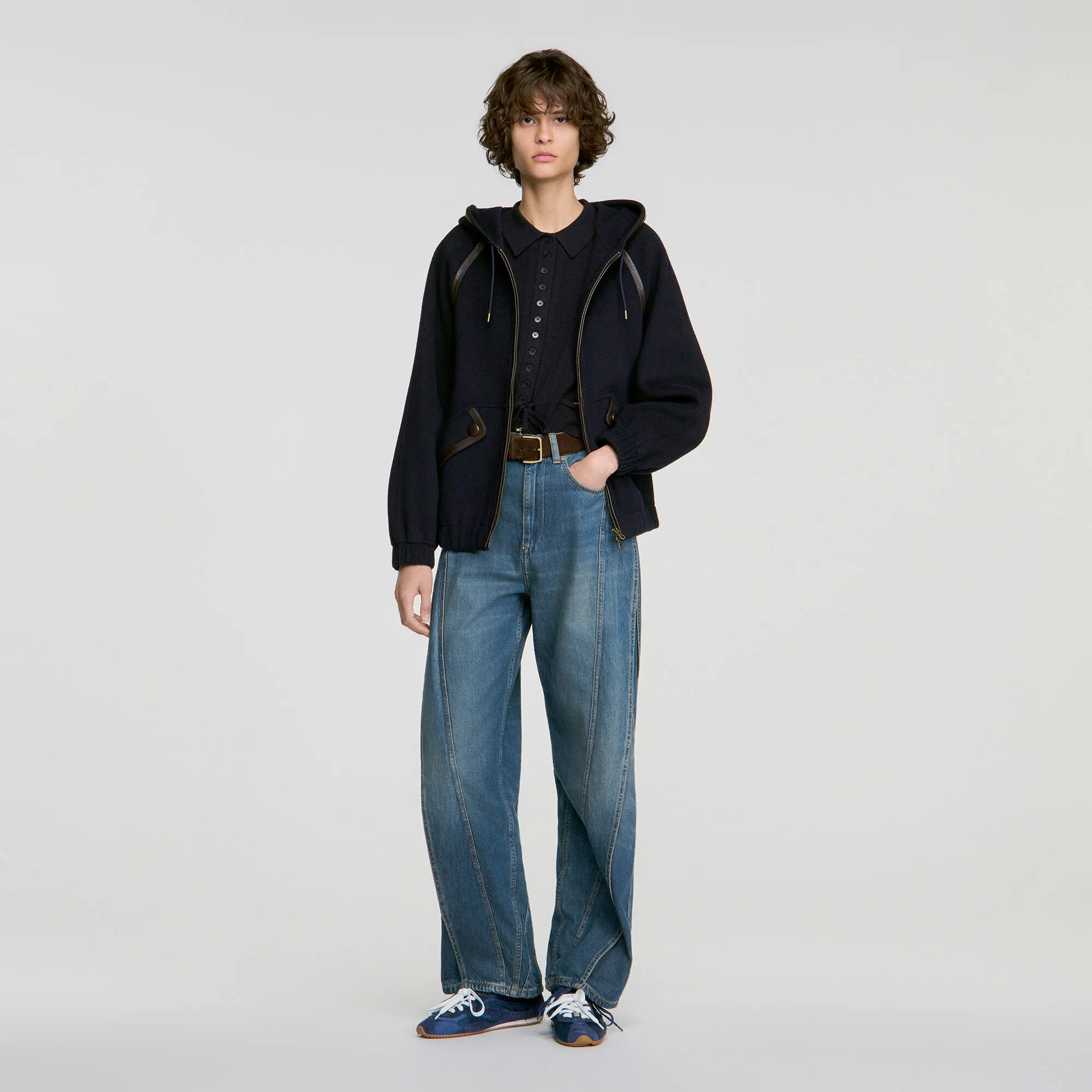 Manteau à capuche en laine et cuir