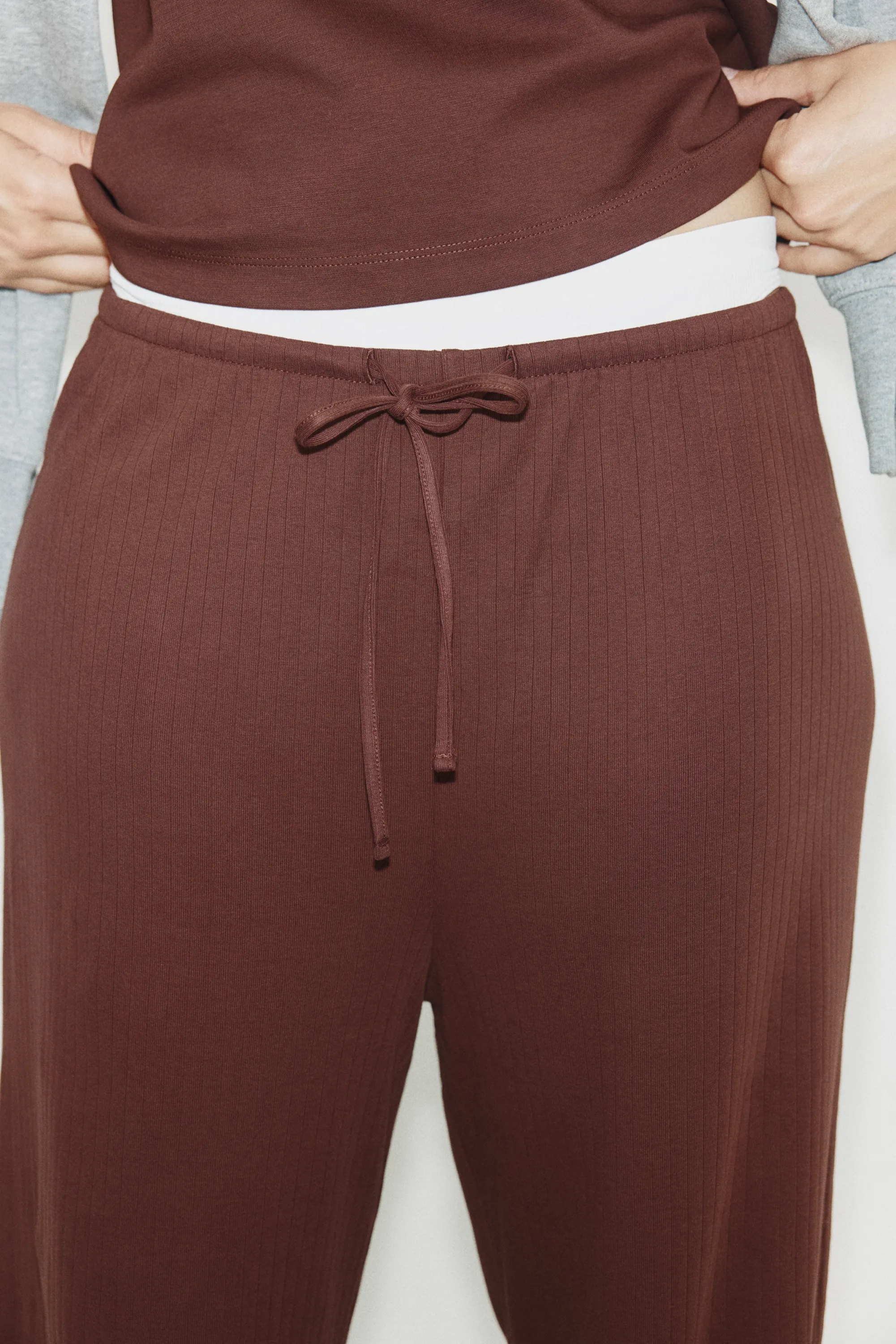 Pantalon côtelé avec cordon de serrage - Marron